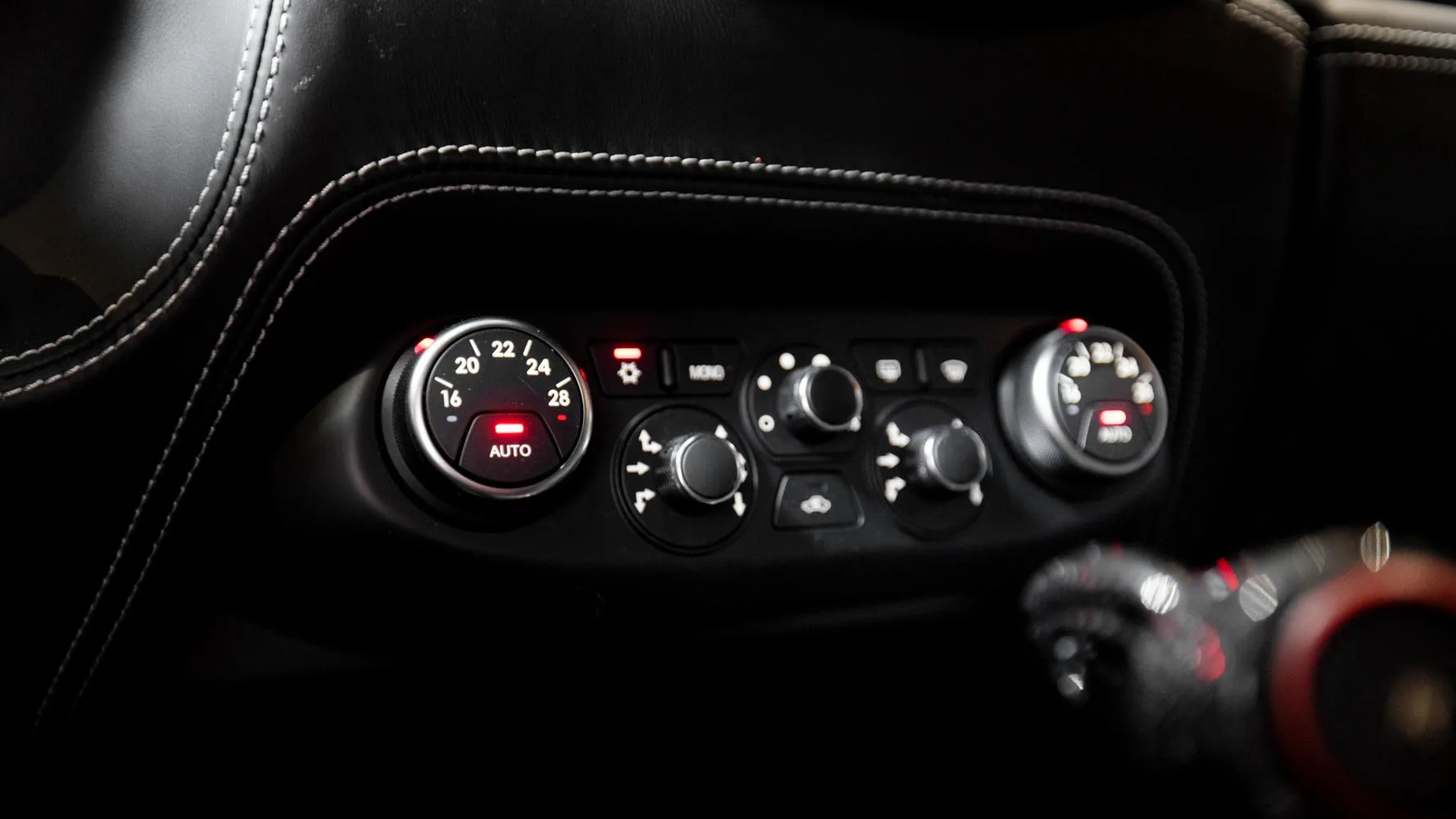 2014 Ferrari 458 Italia, 13/30