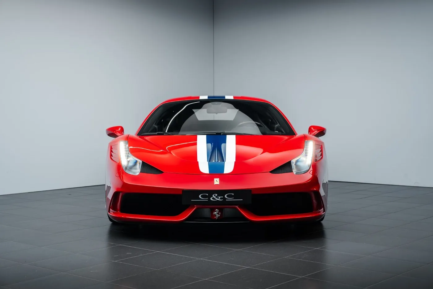 2014 Ferrari 458 Speciale angeboten von einem Fachhändler in Putzbrunn, Deutschland, Foto 2 von 25