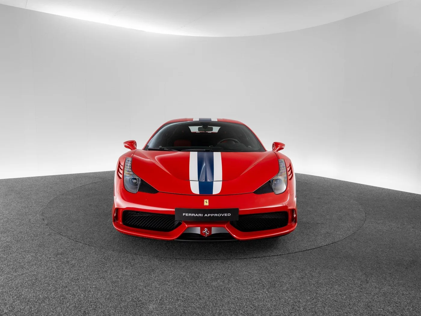 2014 Ferrari 458 Speciale angeboten von einem Fachhändler in Singen, Deutschland, Foto 2 von 15
