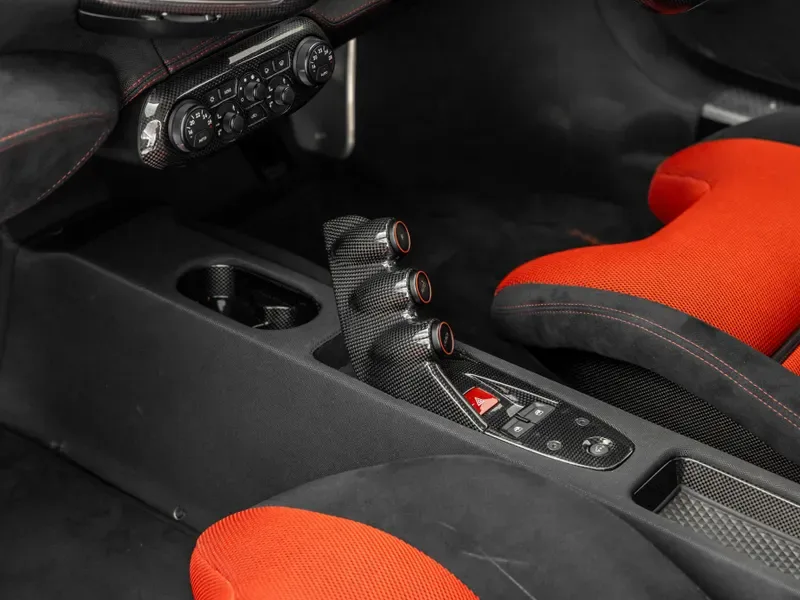 2014 Ferrari 458 Speciale, 26/30
