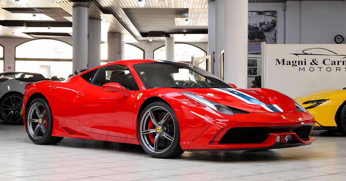2014 Ferrari 458 Speciale proposée par un concessionnaire spécialisé à Milan, Italie, photo principale