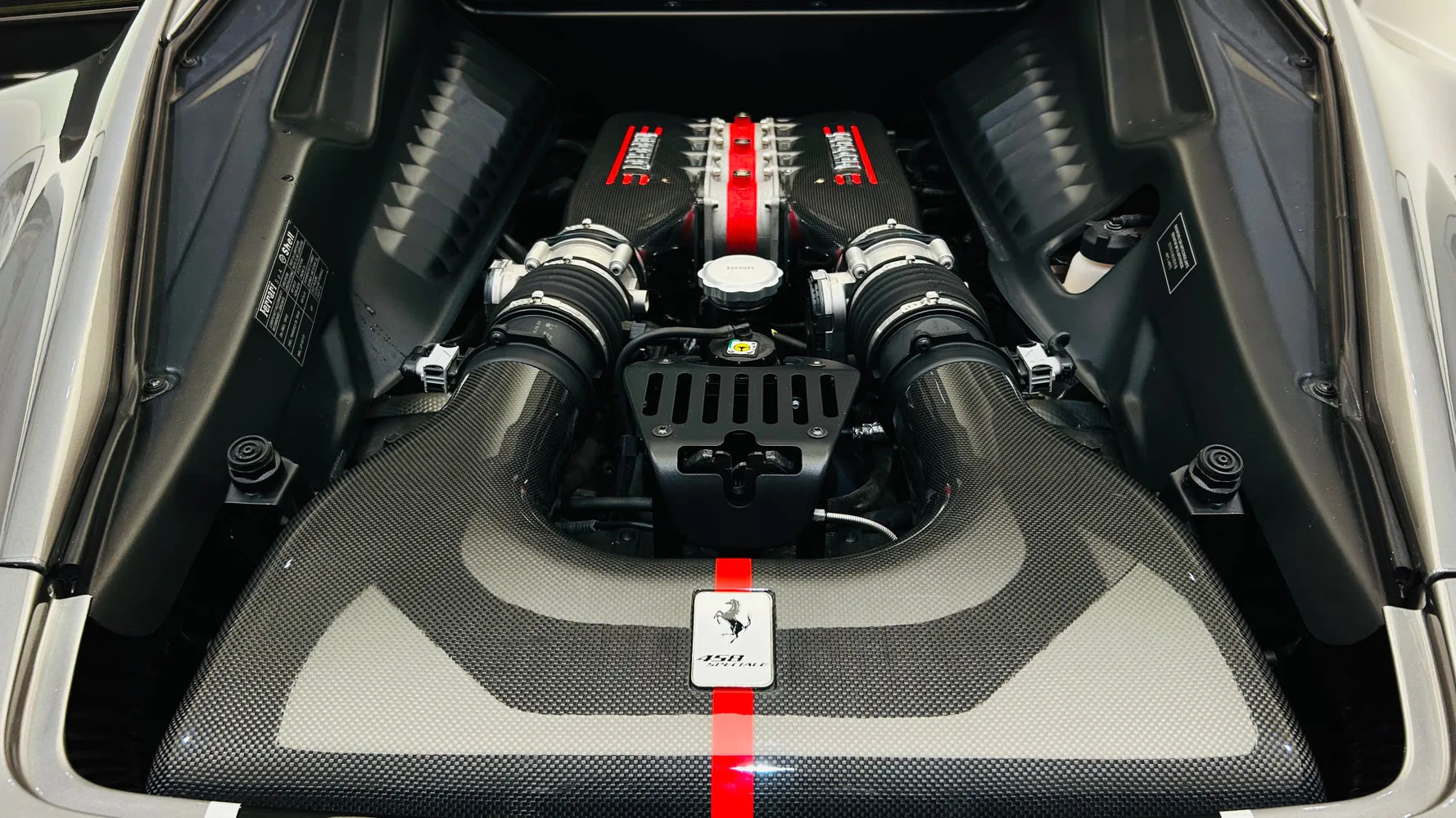 2014 Ferrari 458 Speciale, 27/30