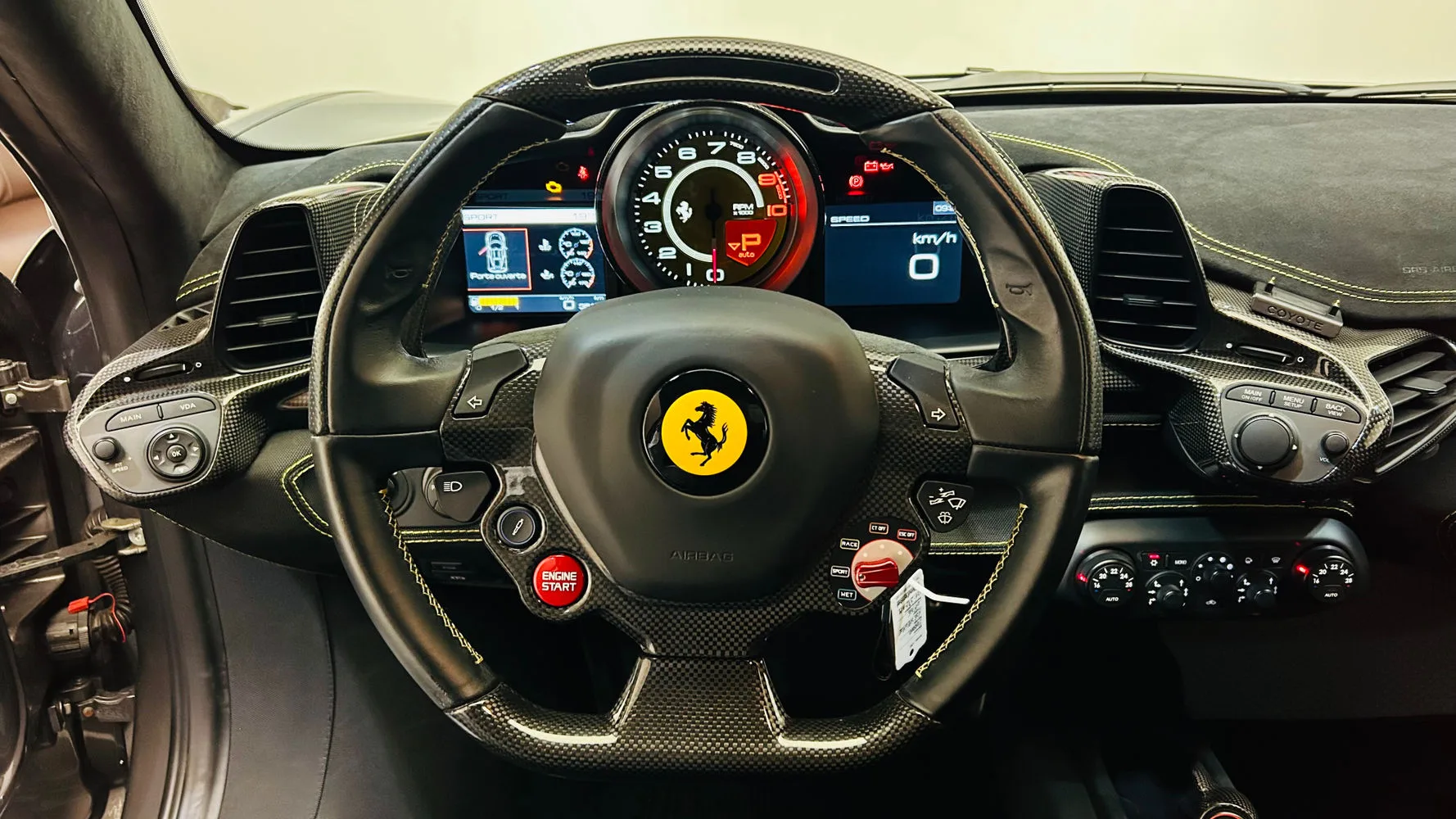 2014 Ferrari 458 Speciale, 28/30