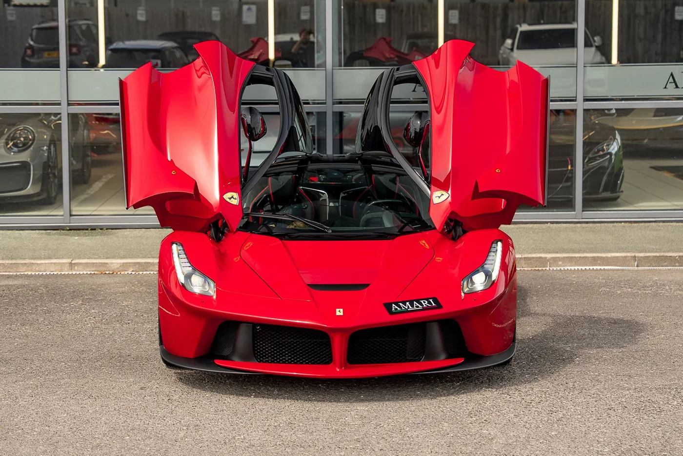 2014 Ferrari LaFerrari offered by a supercar dealer in Preston, United Kingdom, photo 7 of 25
