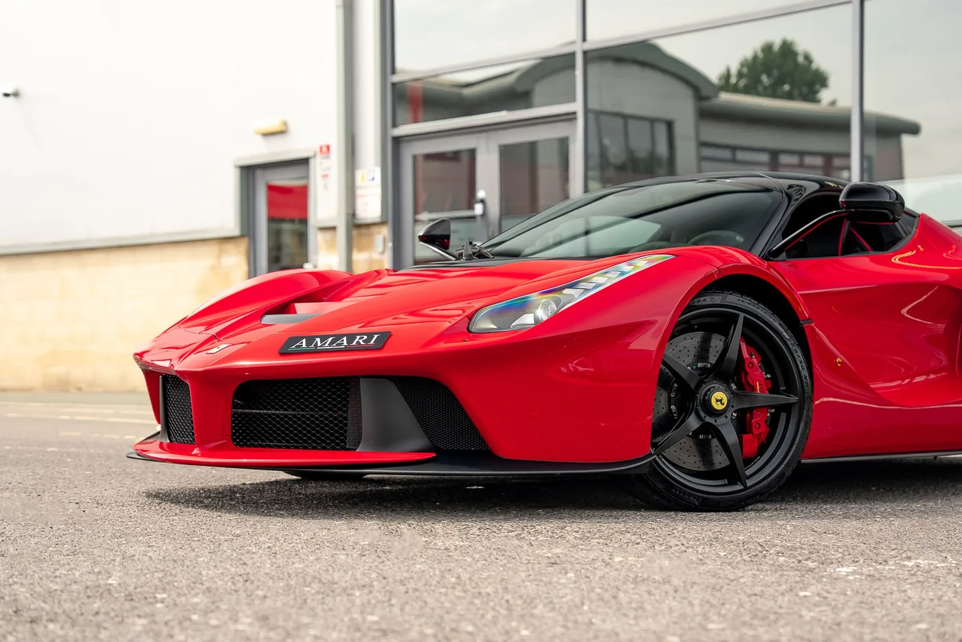 2014 Ferrari LaFerrari offered by a supercar dealer in Preston, United Kingdom, photo 16 of 25