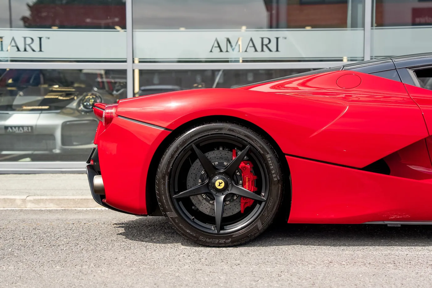 2014 Ferrari LaFerrari offered by a supercar dealer in Preston, United Kingdom, photo 17 of 25