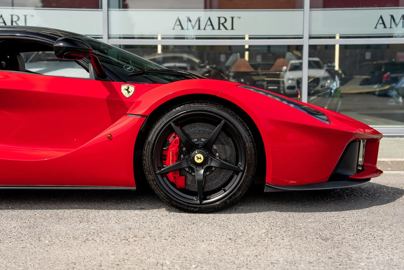 2014 Ferrari LaFerrari offered by a supercar dealer in Preston, United Kingdom, photo 18 of 25