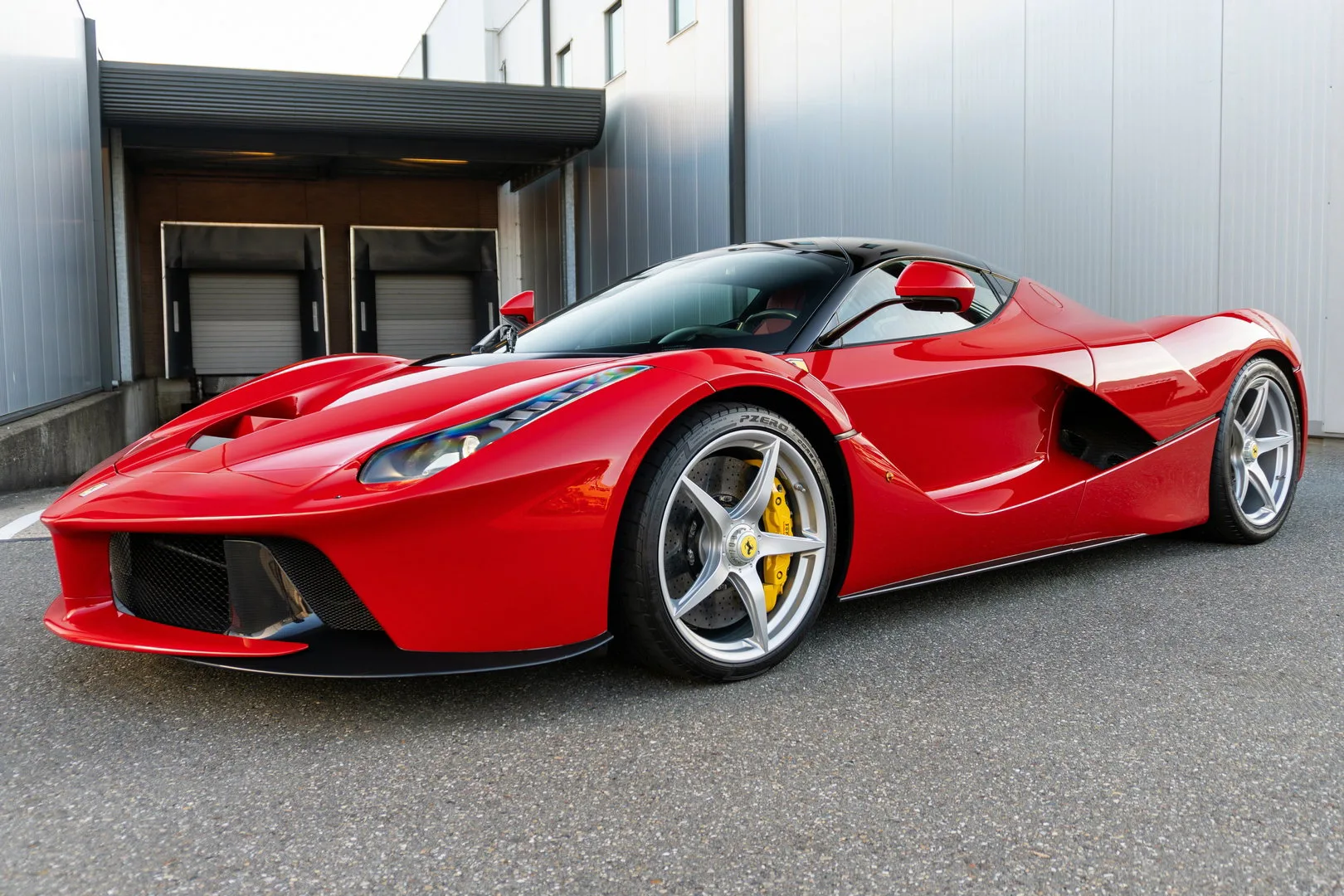 2014 Ferrari LaFerrari angeboten von einem Supersportwagenhändler in Woerden, Niederlande, Hauptfoto