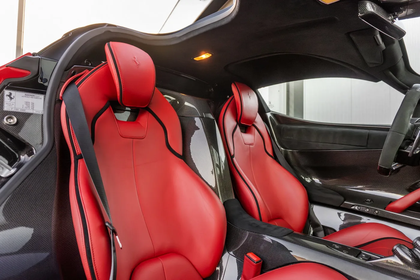 2014 Ferrari LaFerrari angeboten von einem Supersportwagenhändler in Woerden, Niederlande, Foto 4 von 25