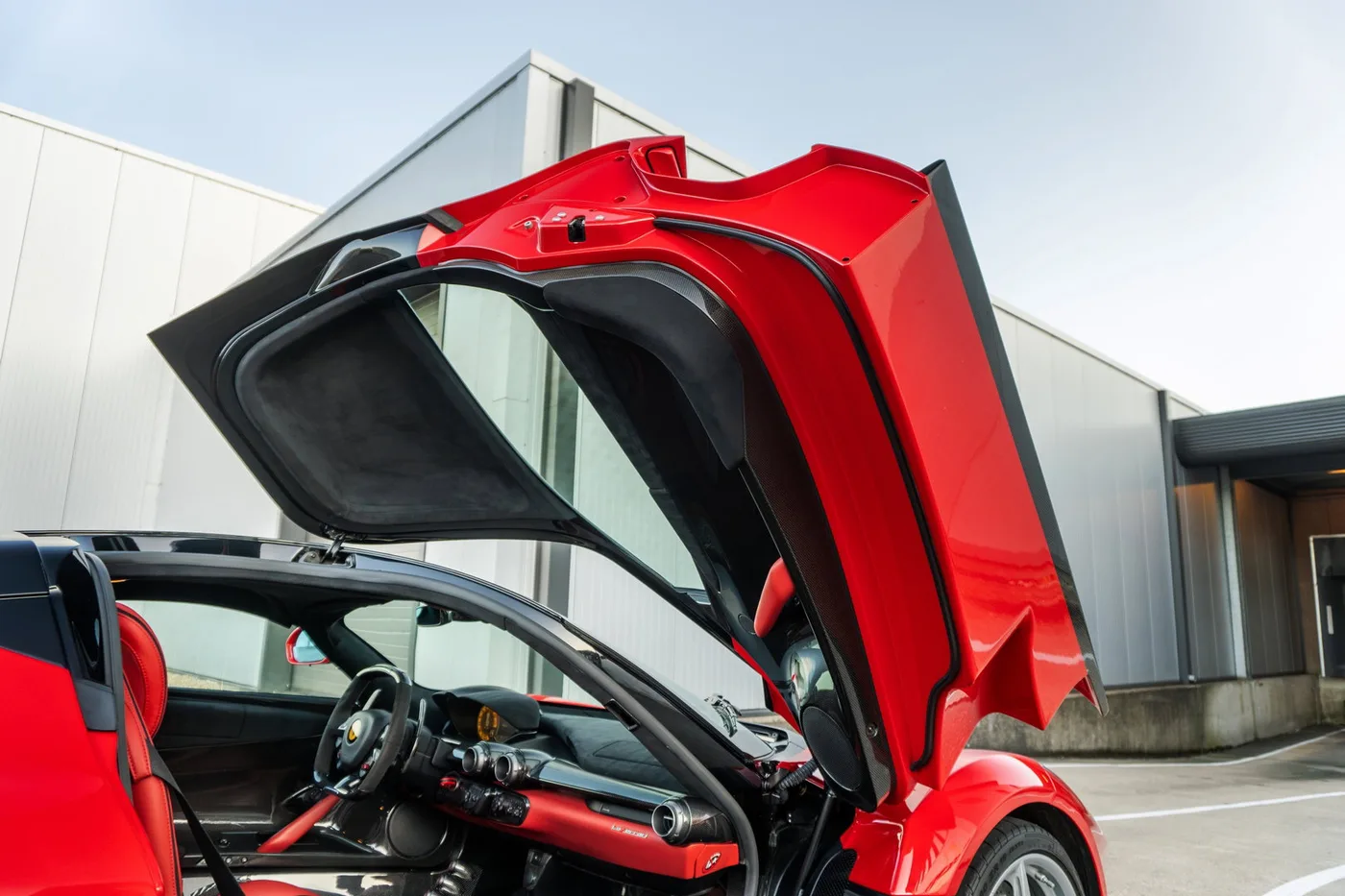 2014 Ferrari LaFerrari angeboten von einem Supersportwagenhändler in Woerden, Niederlande, Foto 20 von 25