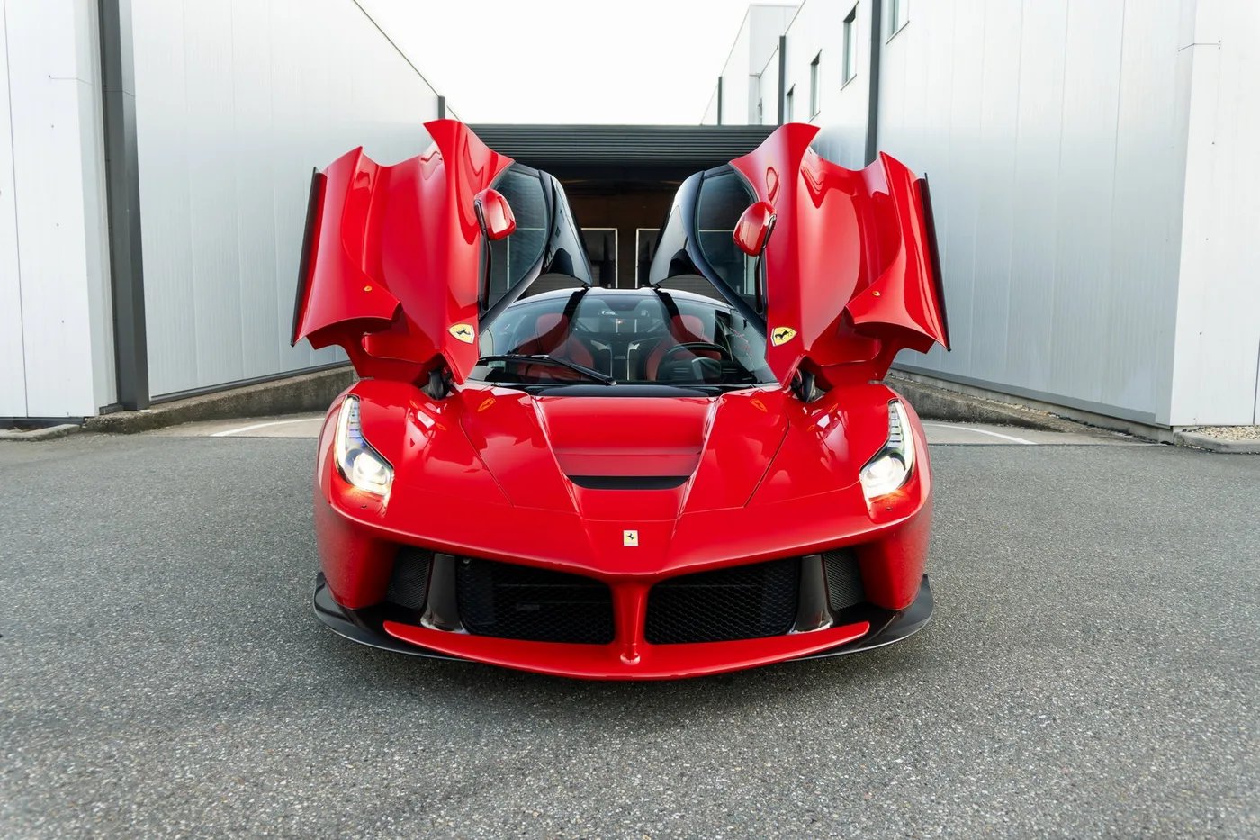 2014 Ferrari LaFerrari angeboten von einem Supersportwagenhändler in Woerden, Niederlande, Foto 23 von 25