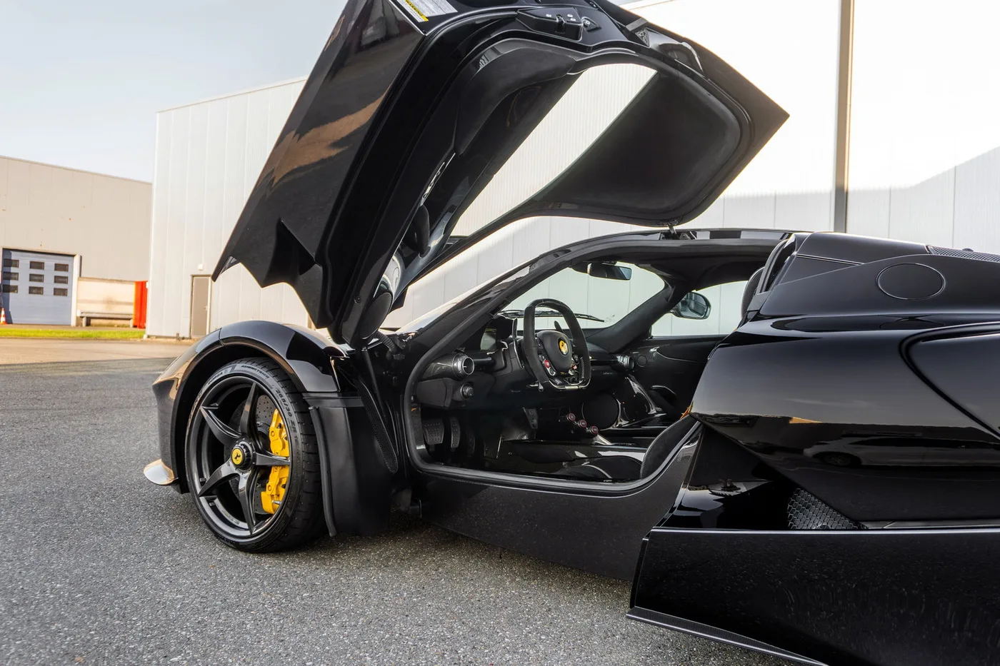 2014 Ferrari LaFerrari angeboten von einem Supersportwagenhändler in Woerden, Niederlande, Foto 6 von 25
