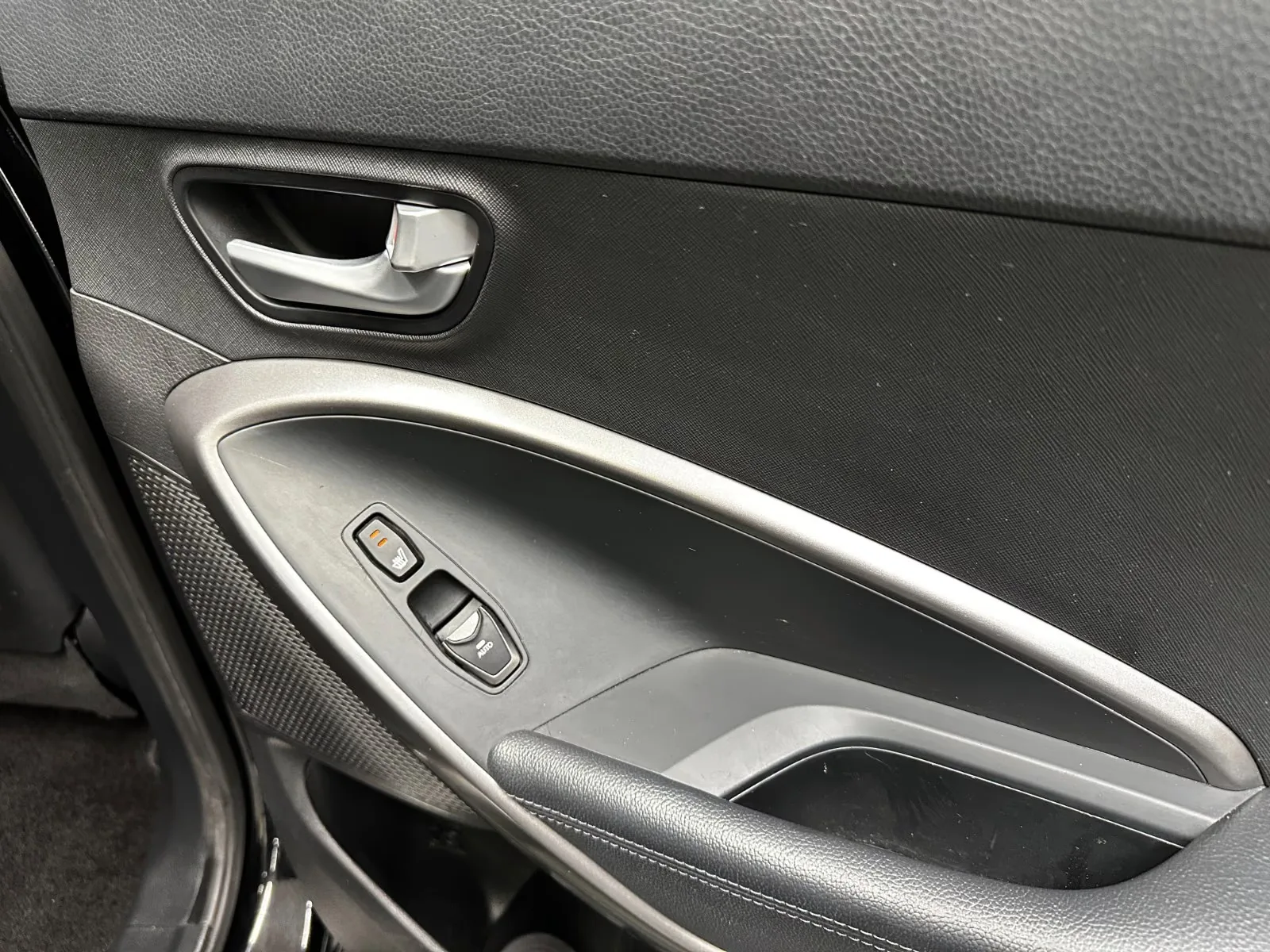 2014 Hyundai Santa Fe Premium, 18/23