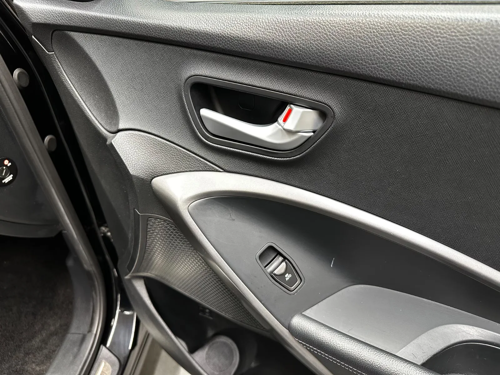 2014 Hyundai Santa Fe Premium, 21/23