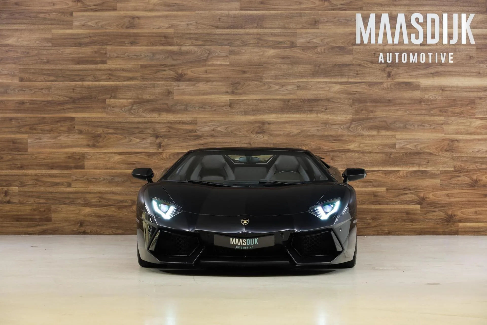 2014 Lamborghini Aventador LP 700-4 Roadster, 2/30