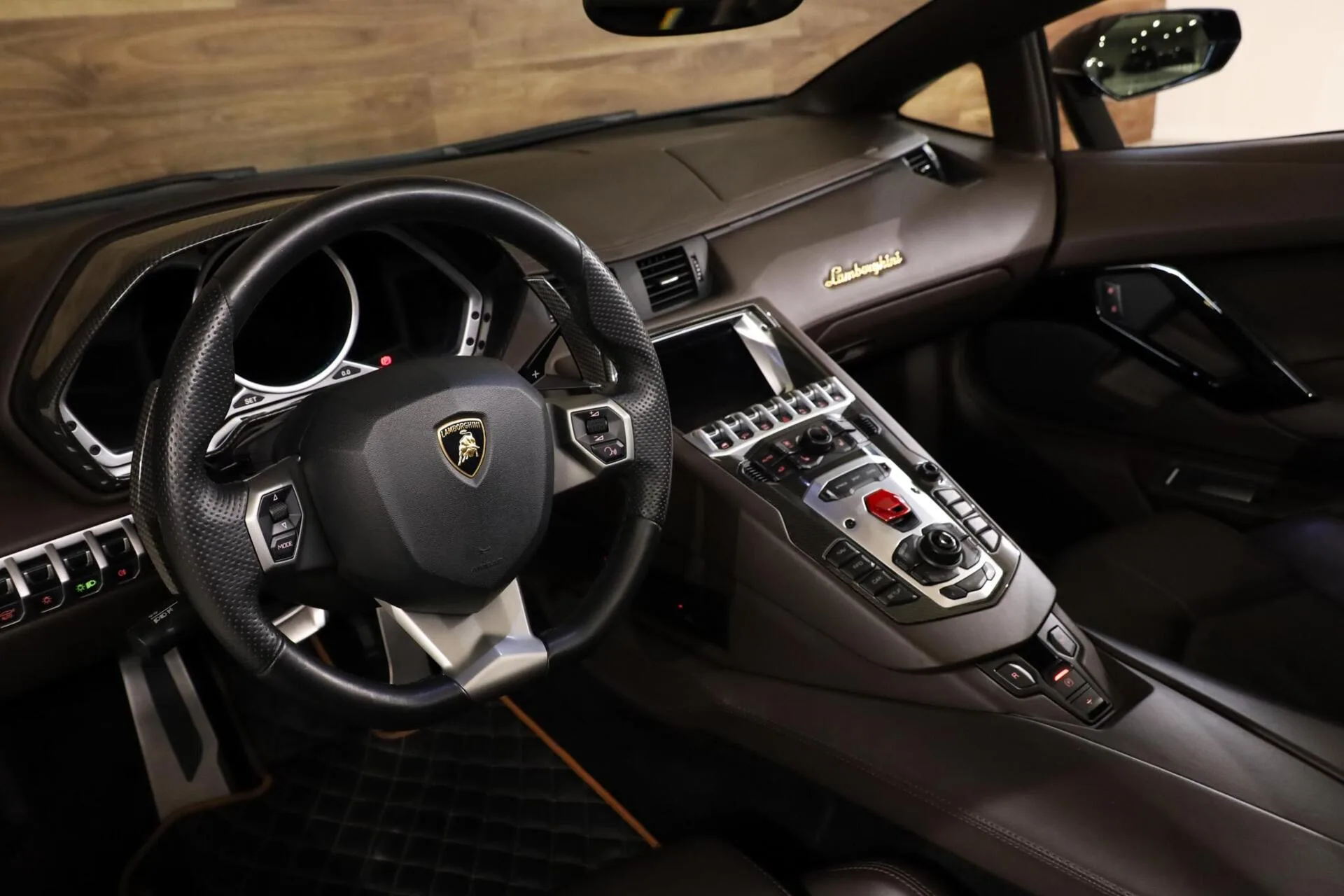 2014 Lamborghini Aventador LP 700-4 Roadster, 3/30