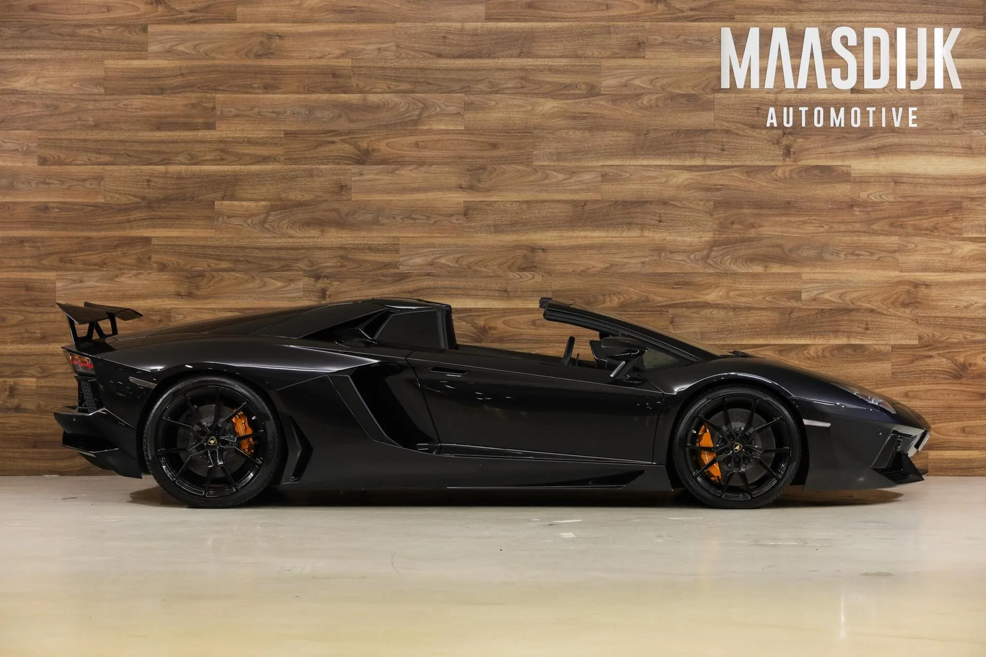 2014 Lamborghini Aventador LP 700-4 Roadster, 5/30