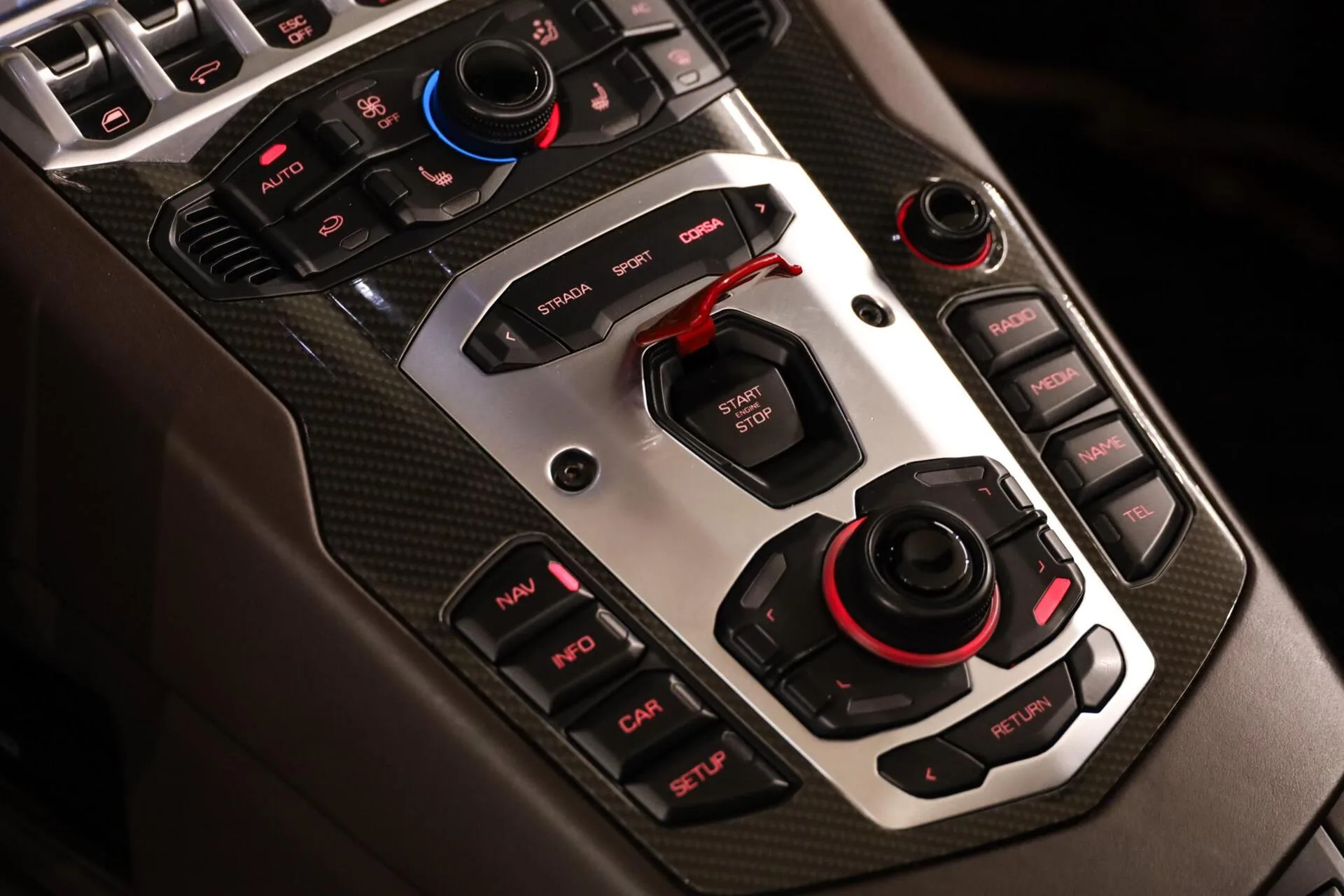 2014 Lamborghini Aventador LP 700-4 Roadster, 22/30