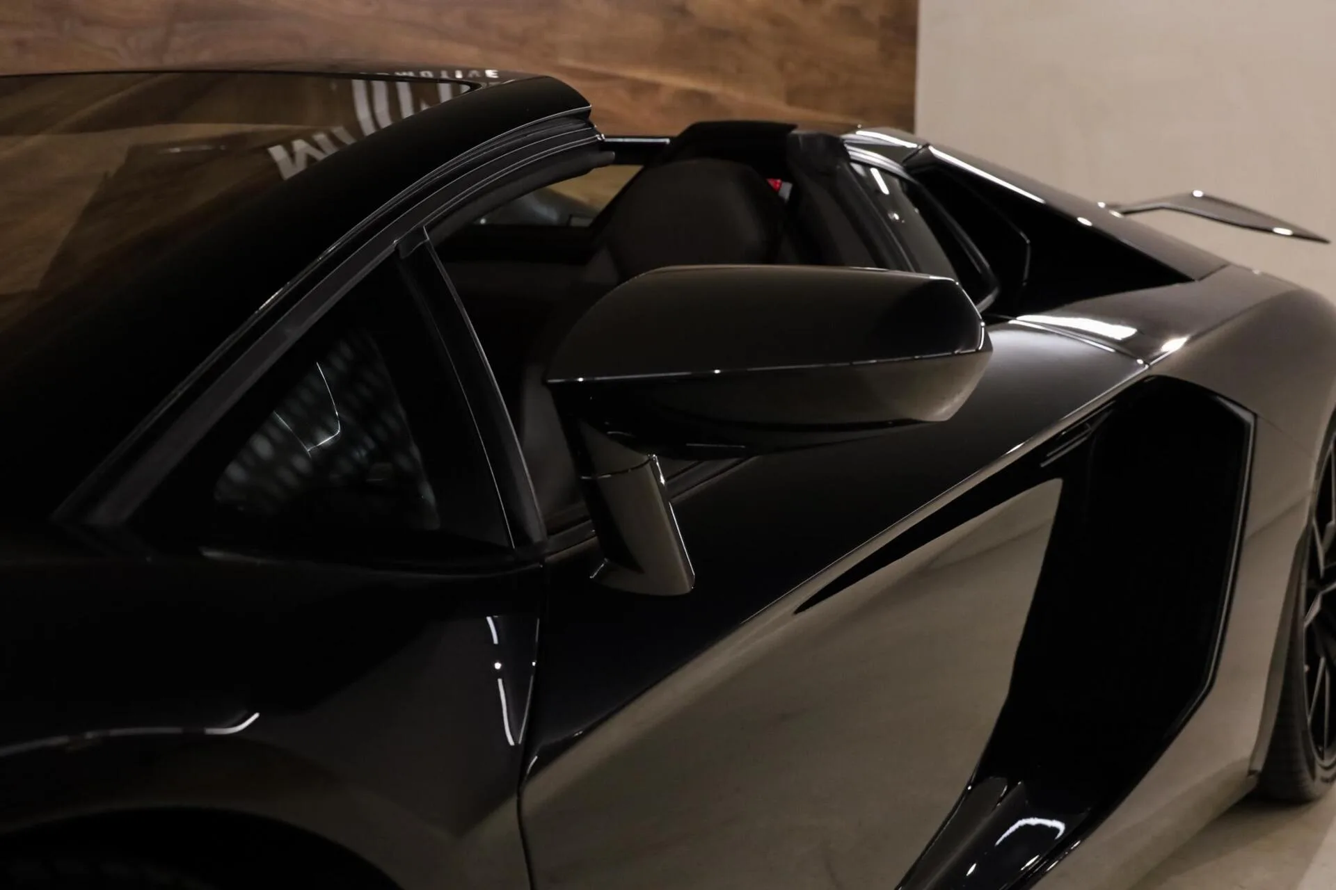 2014 Lamborghini Aventador LP 700-4 Roadster, 29/30