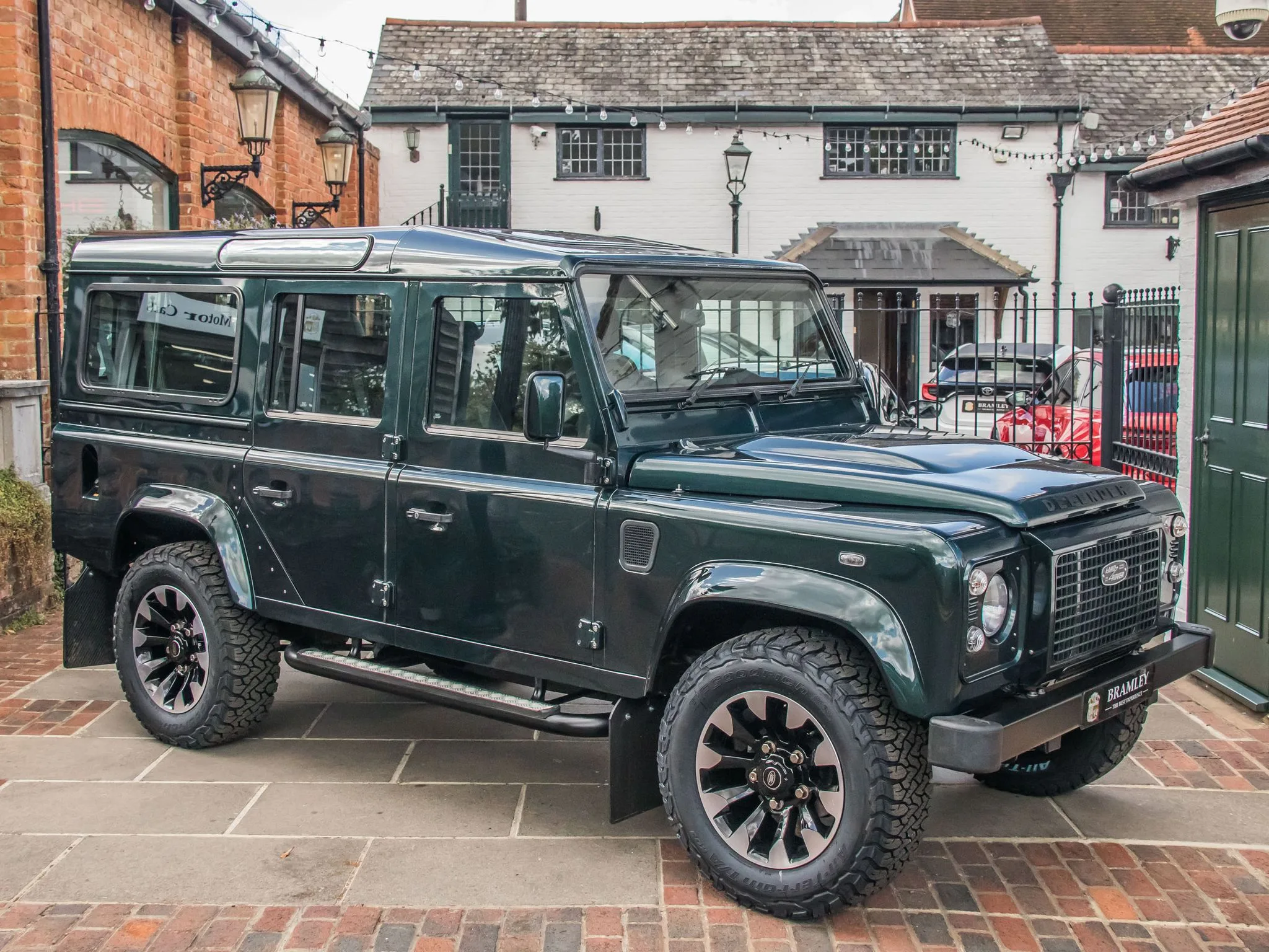 2014 Land Rover Defender 110 Classic XS Station Wagon, 4/23
