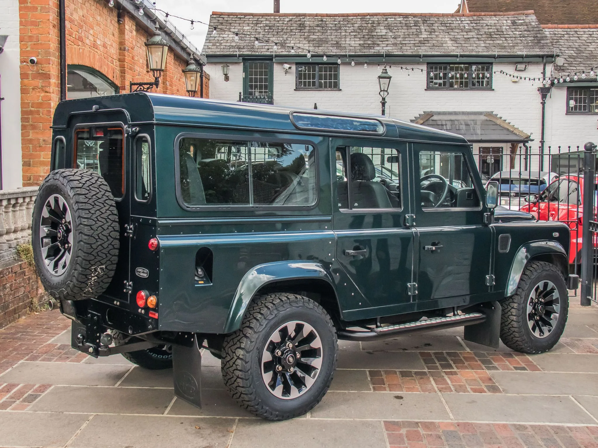 2014 Land Rover Defender 110 Classic XS Station Wagon, 9/23