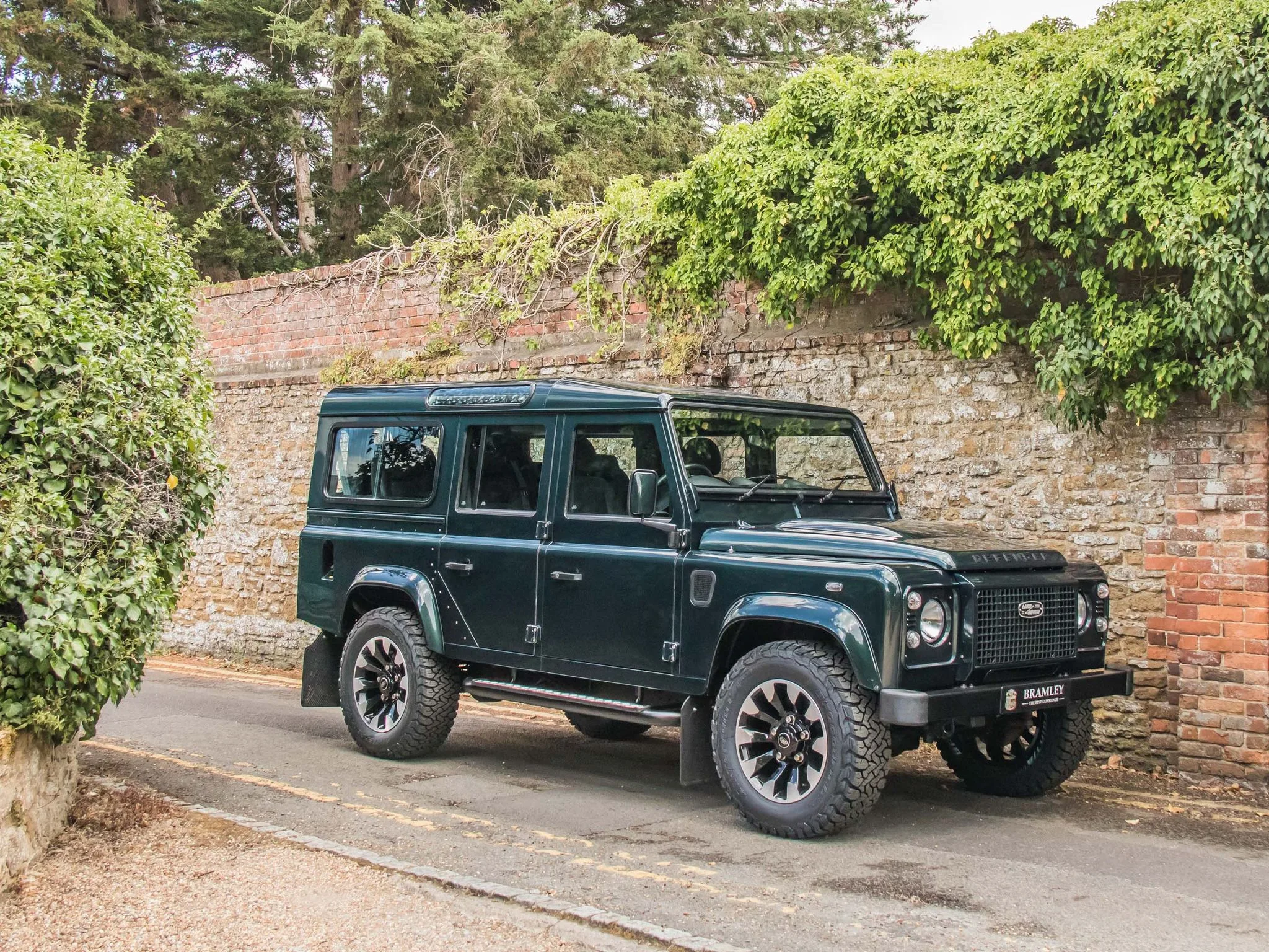 2014 Land Rover Defender 110 Classic XS Station Wagon, 12/23