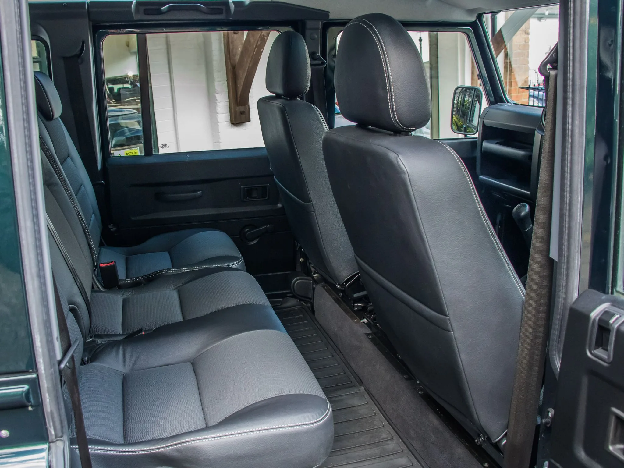 2014 Land Rover Defender 110 Classic XS Station Wagon, 18/23