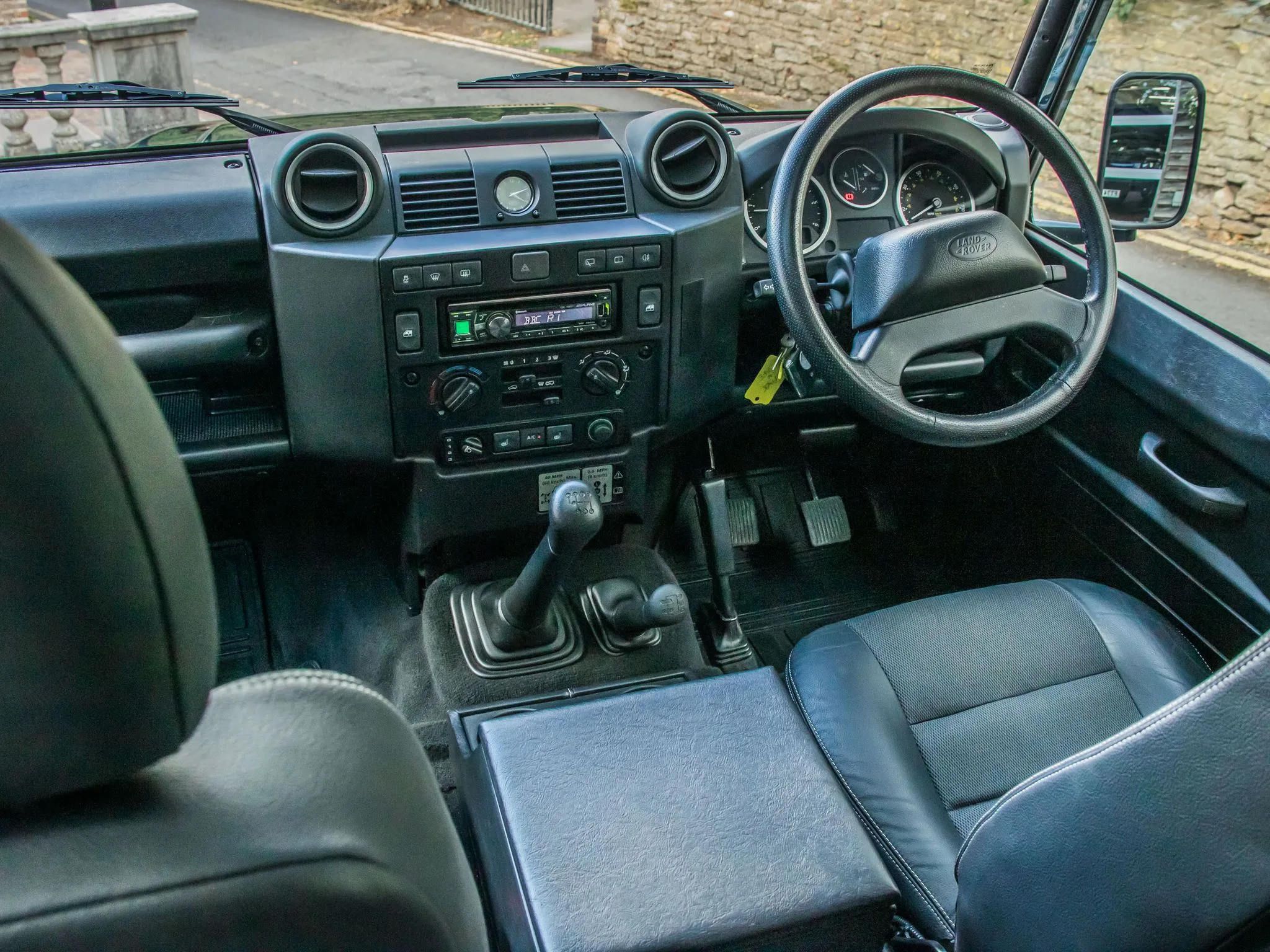 2014 Land Rover Defender 110 Classic XS Station Wagon, 20/23