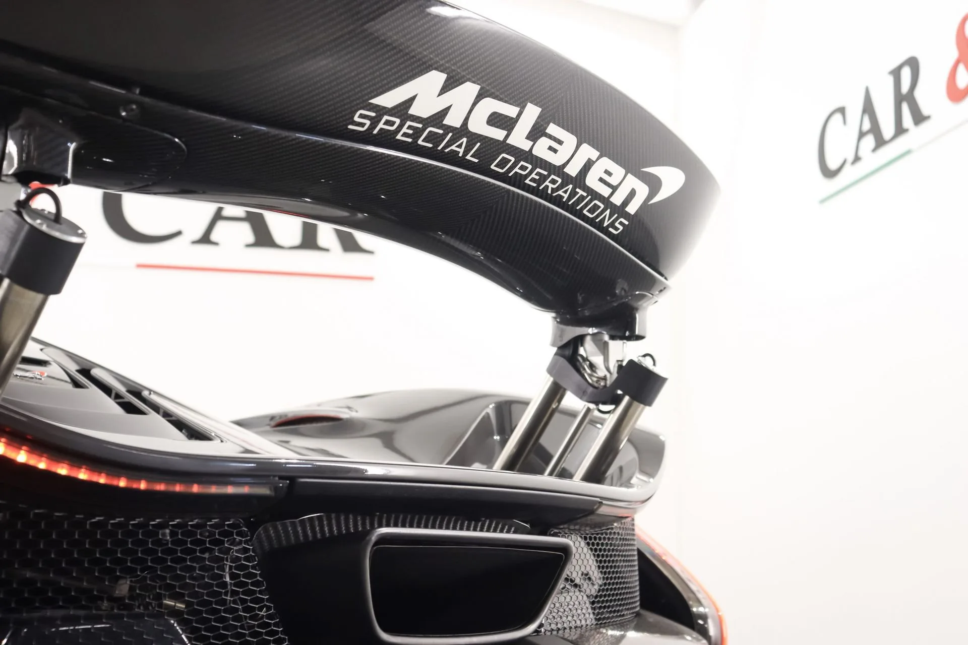 2014 McLaren P1, 8/24