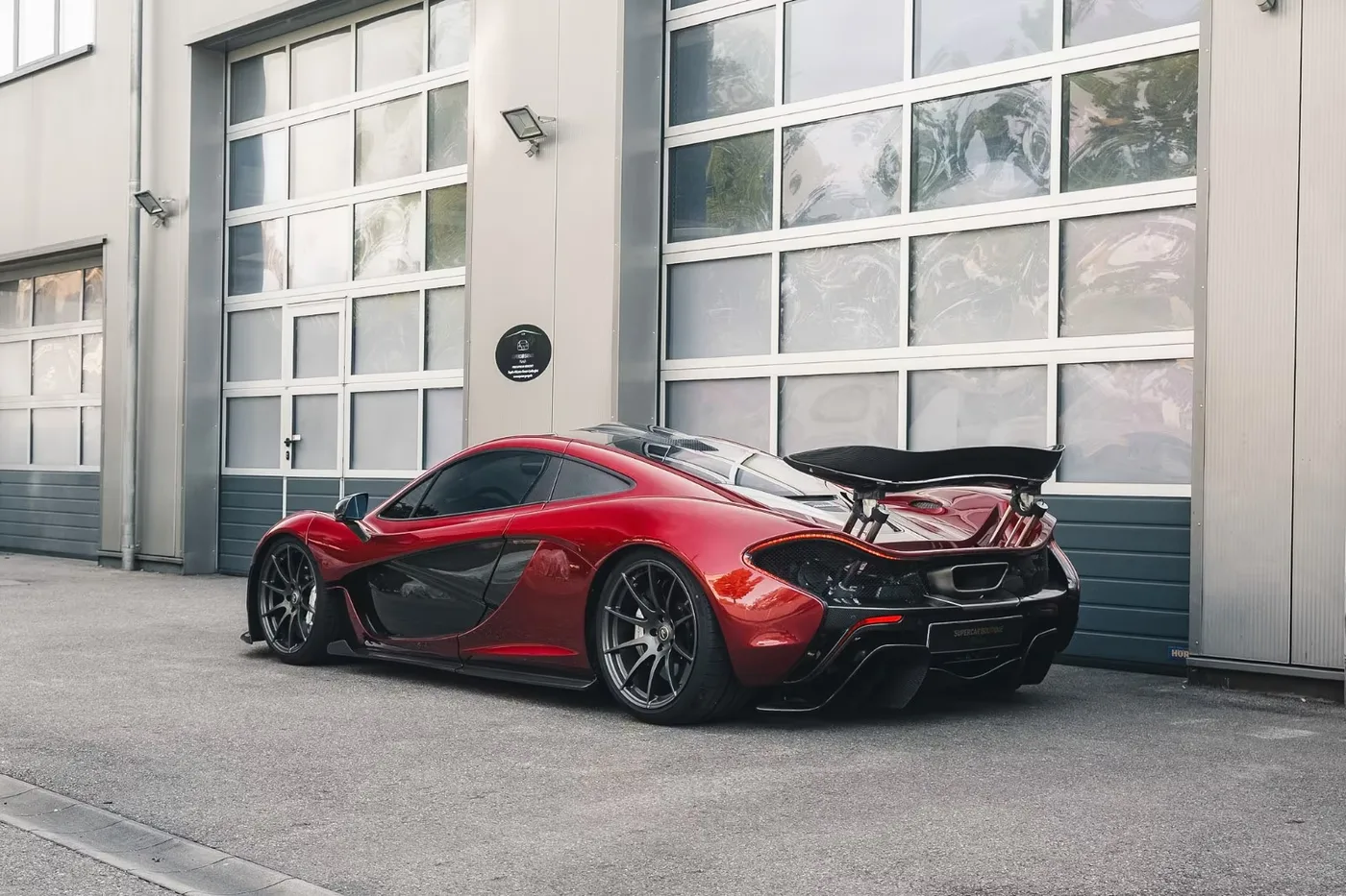 2014 McLaren P1 angeboten von einem Supersportwagenhändler in Munich, Deutschland, Foto 3 von 19