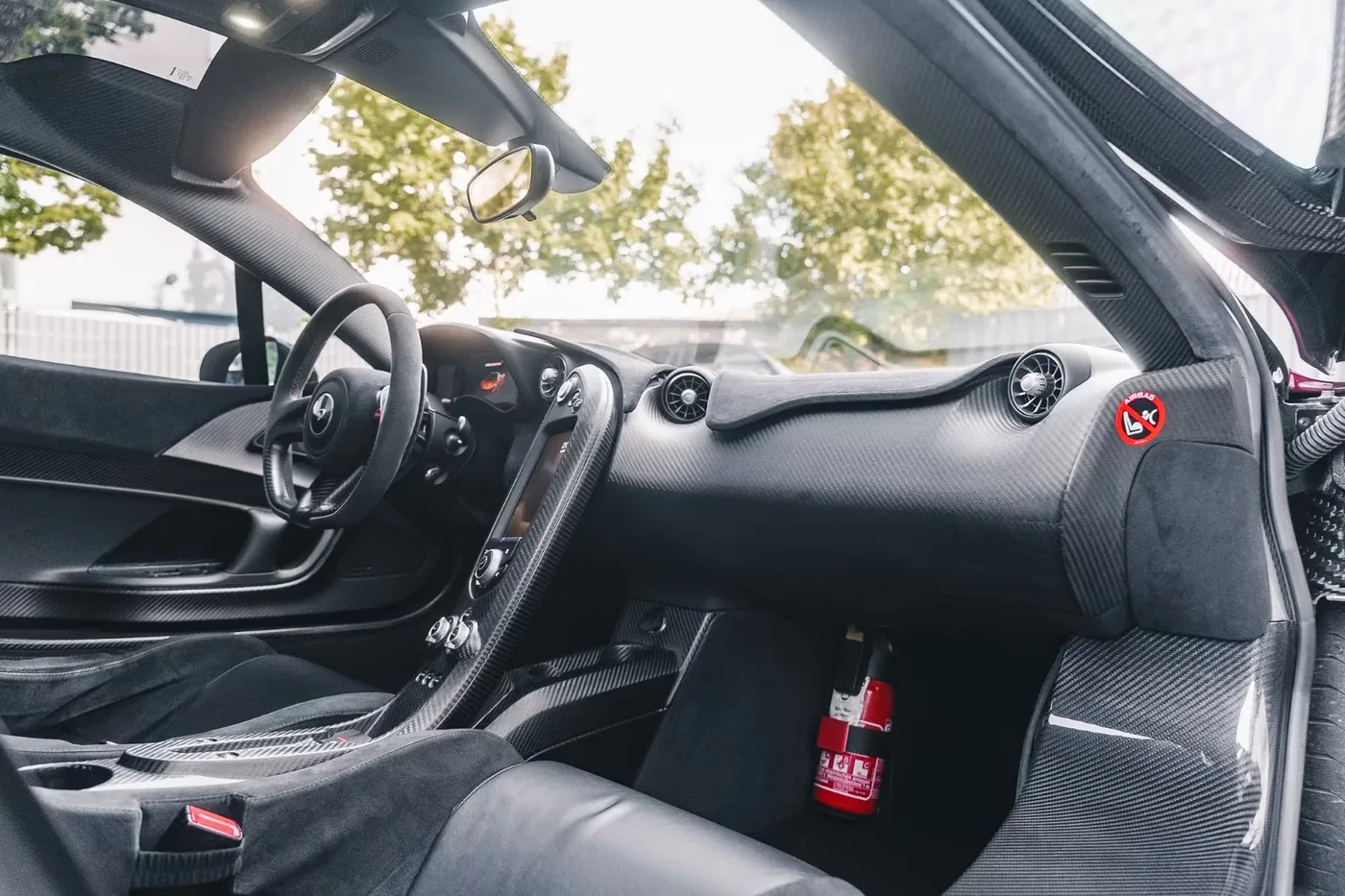 2014 McLaren P1 angeboten von einem Supersportwagenhändler in Munich, Deutschland, Foto 14 von 19
