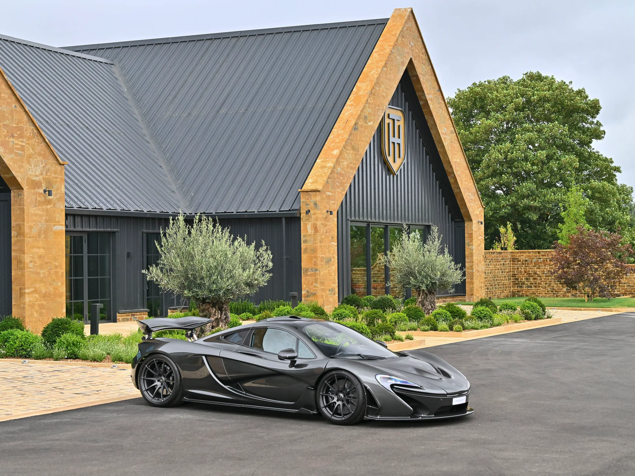 2014 McLaren P1 angeboten von einem Fachhändler in Hook Norton, Vereinigtes Königreich, Hauptfoto