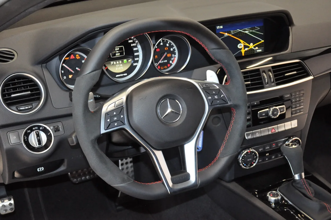 2014 Mercedes-AMG C 63 Black Series proposée par un négociant en voitures de collection à Alkmaar, Pays-Bas, photo 12 sur 15