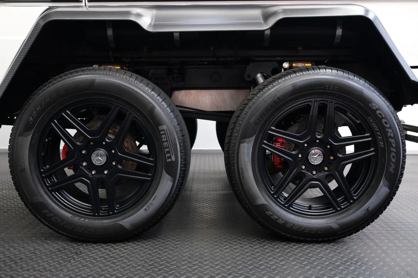 2014 Mercedes-AMG G 63 6x6 offered by a specialist dealer in Nuremberg, Germany, photo 6 of 15