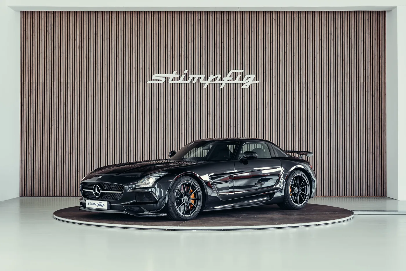 2014 Mercedes-AMG SLS Black Series proposée par un spécialiste de la voiture de collection à Stuttgart, Allemagne, photo 2 sur 25