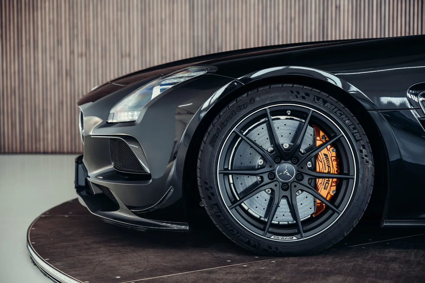 2014 Mercedes-AMG SLS Black Series proposée par un spécialiste de la voiture de collection à Stuttgart, Allemagne, photo 18 sur 25