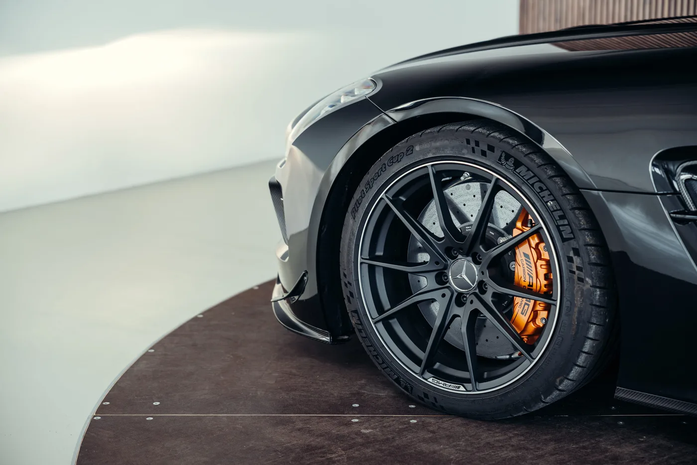 2014 Mercedes-AMG SLS Black Series proposée par un spécialiste de la voiture de collection à Stuttgart, Allemagne, photo 19 sur 25