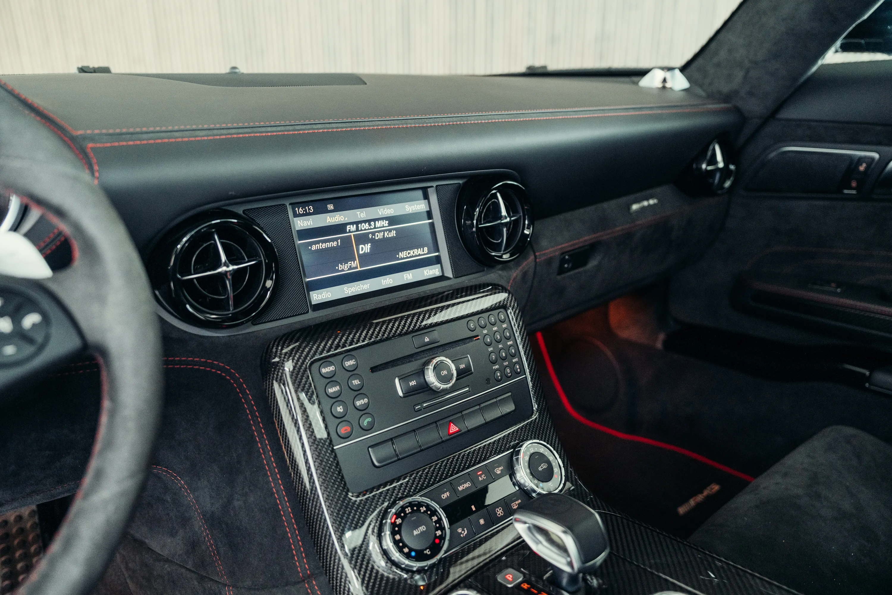 2014 Mercedes-AMG SLS AMG Black Series, 28/30