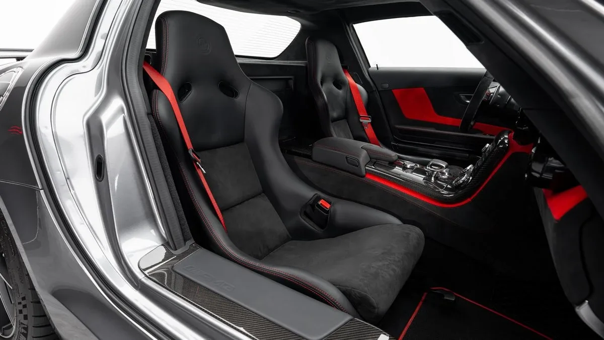 2014 Mercedes-AMG SLS Black Series offered by a specialist dealer in Dubai, United Arab Emirates, photo 19 of 25