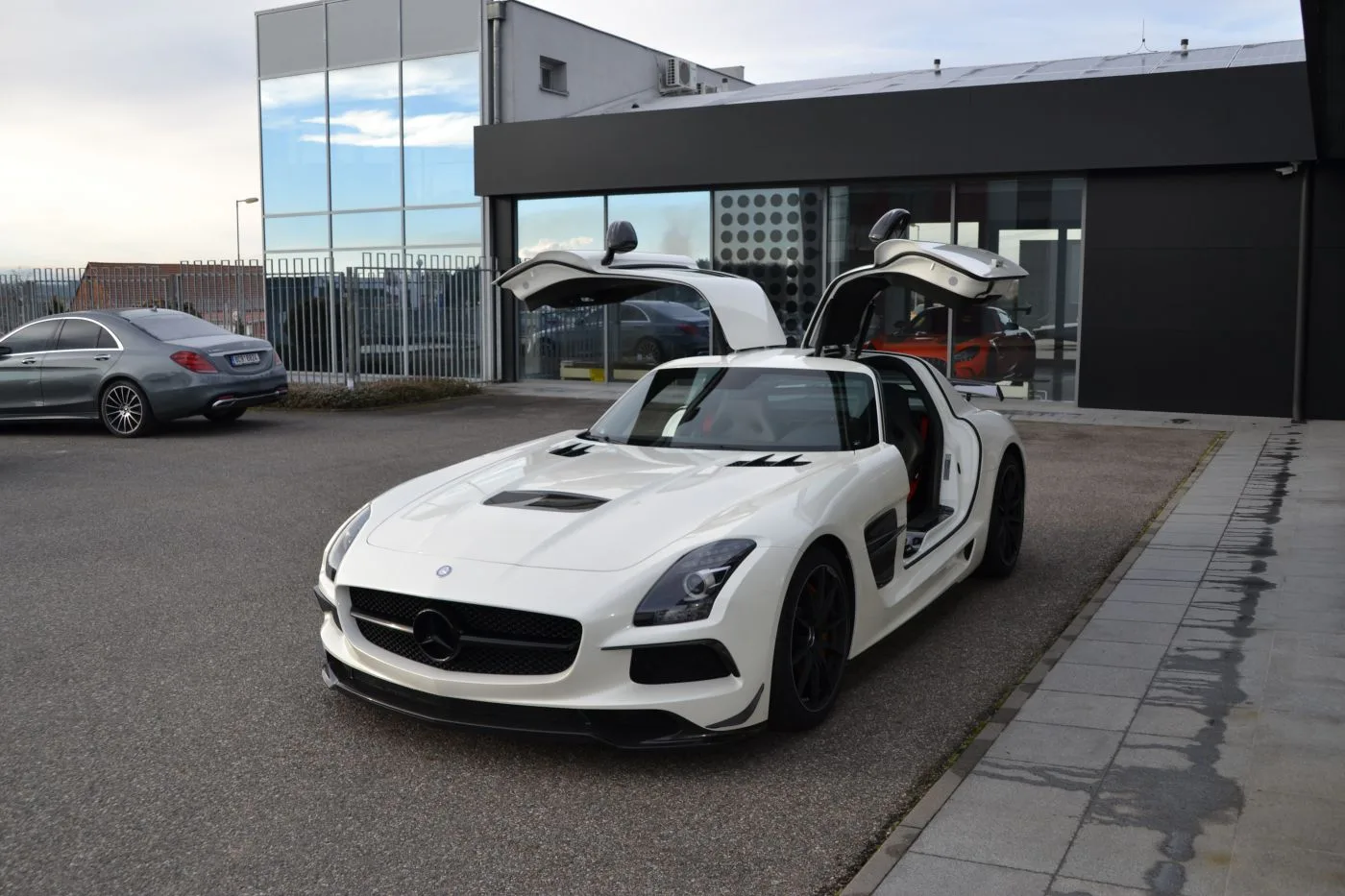 2014 Mercedes-AMG SLS Black Series proposée par un concessionnaire spécialisé à Písek, Tchéquie, photo 5 sur 13