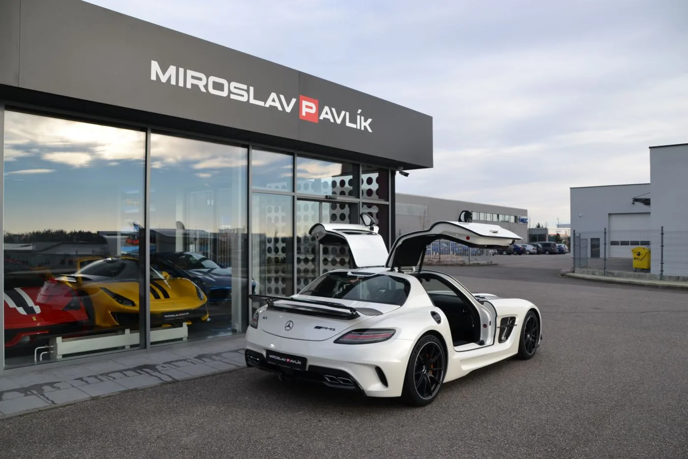 2014 Mercedes-AMG SLS Black Series proposée par un concessionnaire spécialisé à Písek, Tchéquie, photo 6 sur 13