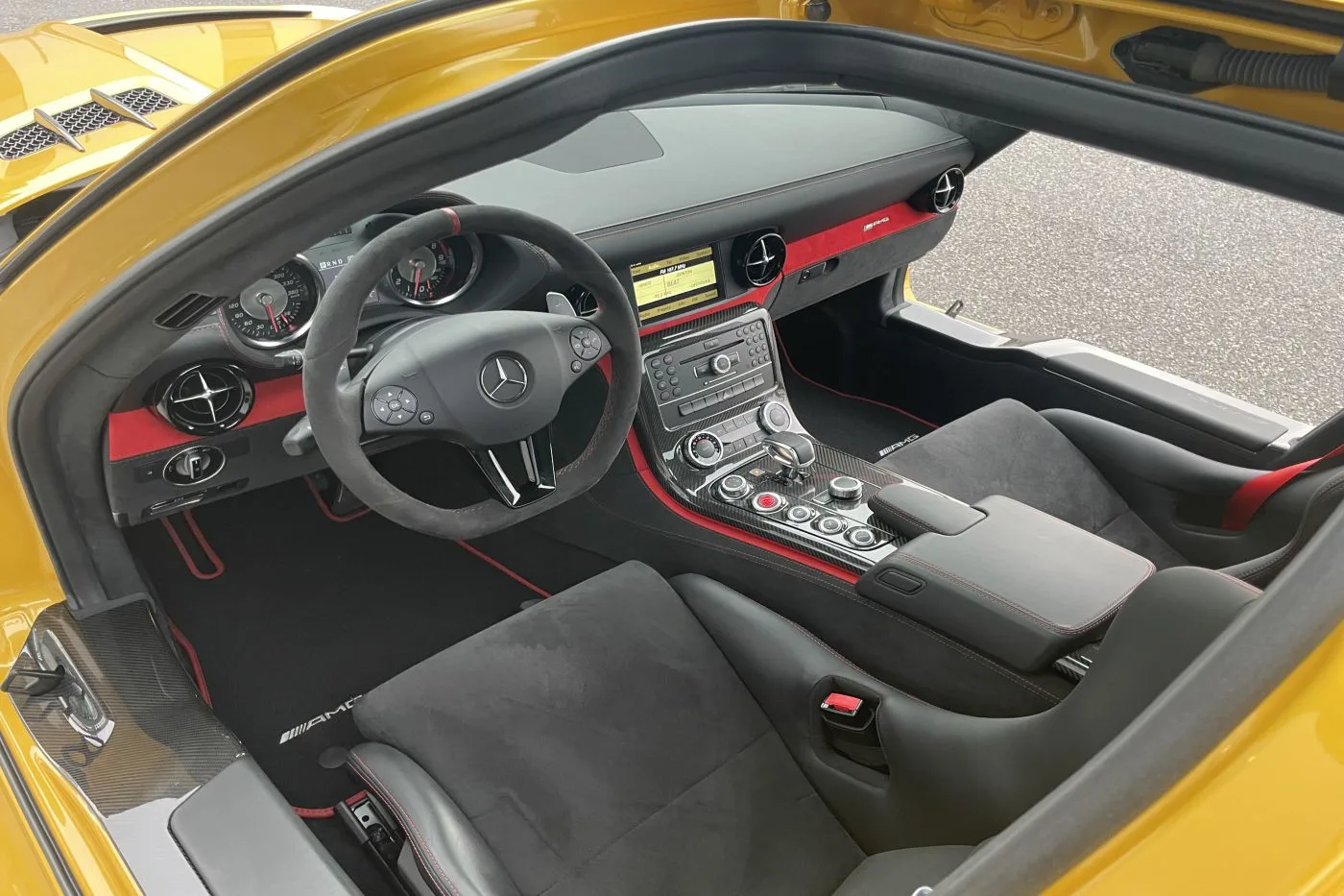 2014 Mercedes-AMG SLS Black Series offered by a specialist dealer in Písek, Czechia, photo 11 of 20