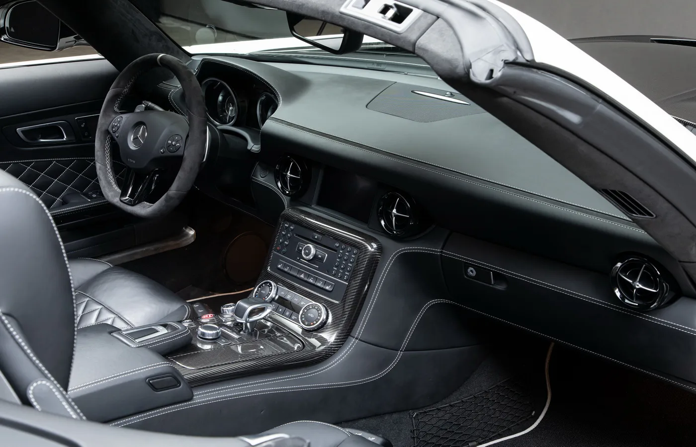 2014 Mercedes-AMG SLS GT Final Edition Roadster, 18/26