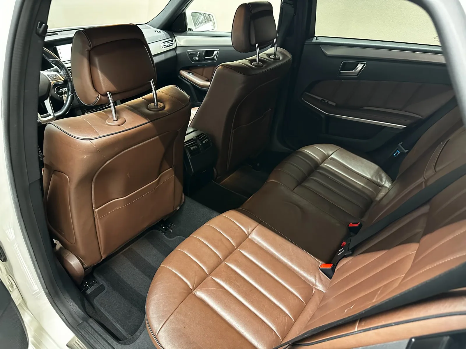2014 Mercedes-Benz E 400 4MATIC, Estate, 13/25