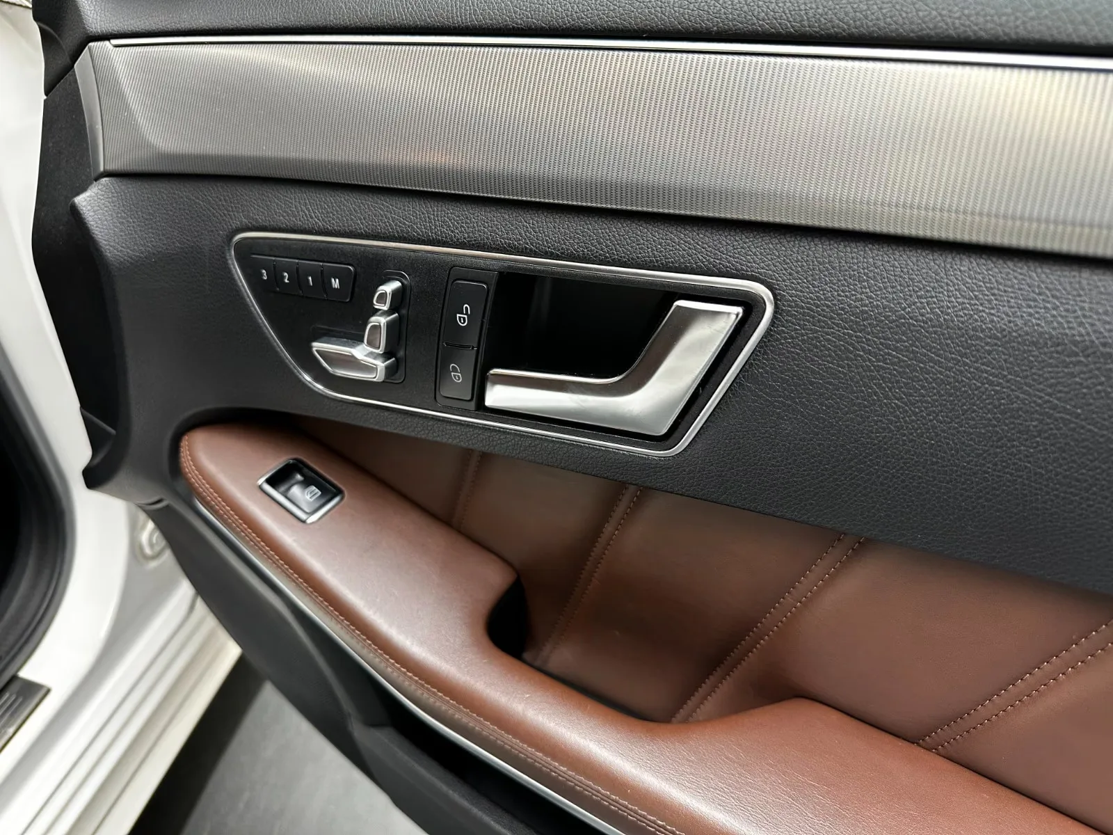 2014 Mercedes-Benz E 400 4MATIC, Estate, 23/25