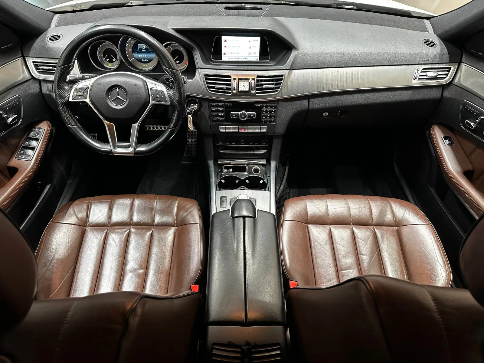 2014 Mercedes-Benz E 400 4MATIC, Estate, 24/25