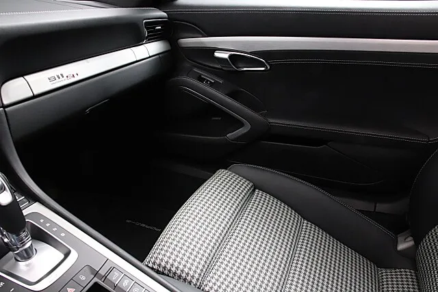 2014 Porsche 911 Carrera S 50 Years Edition, 24/29