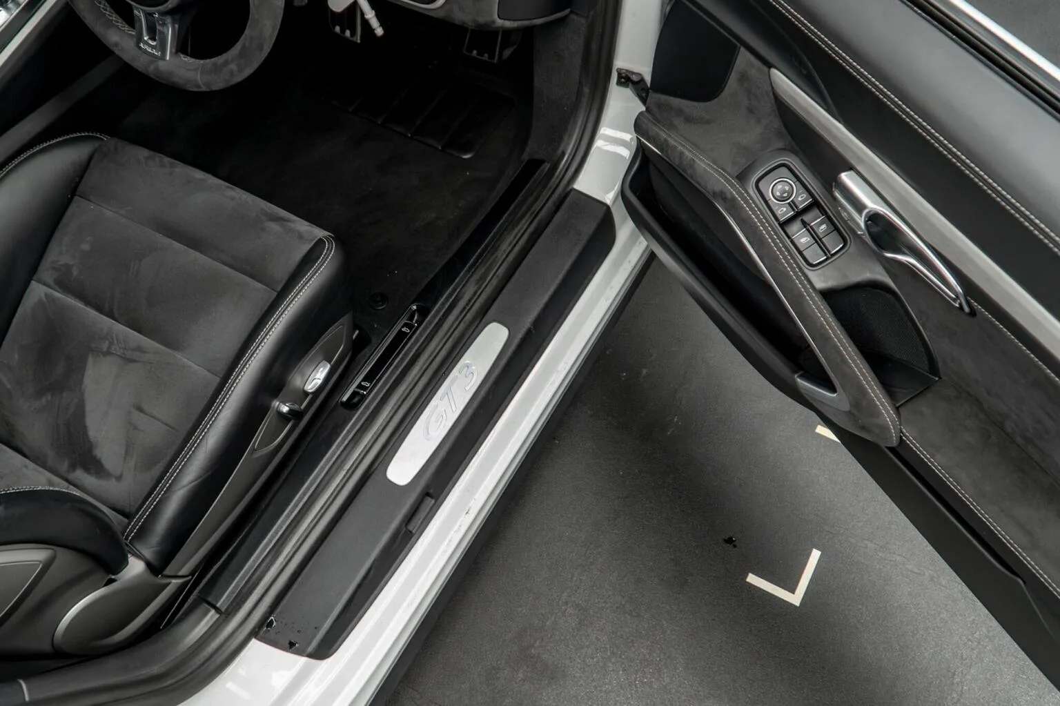 2014 Porsche 911 GT3, 29/30