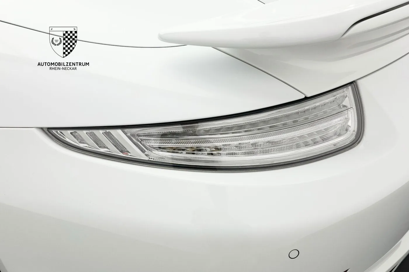 2014 Porsche 911 Turbo S Cabriolet offered by a supercar dealer in Viernheim, Germany, photo 13 of 25