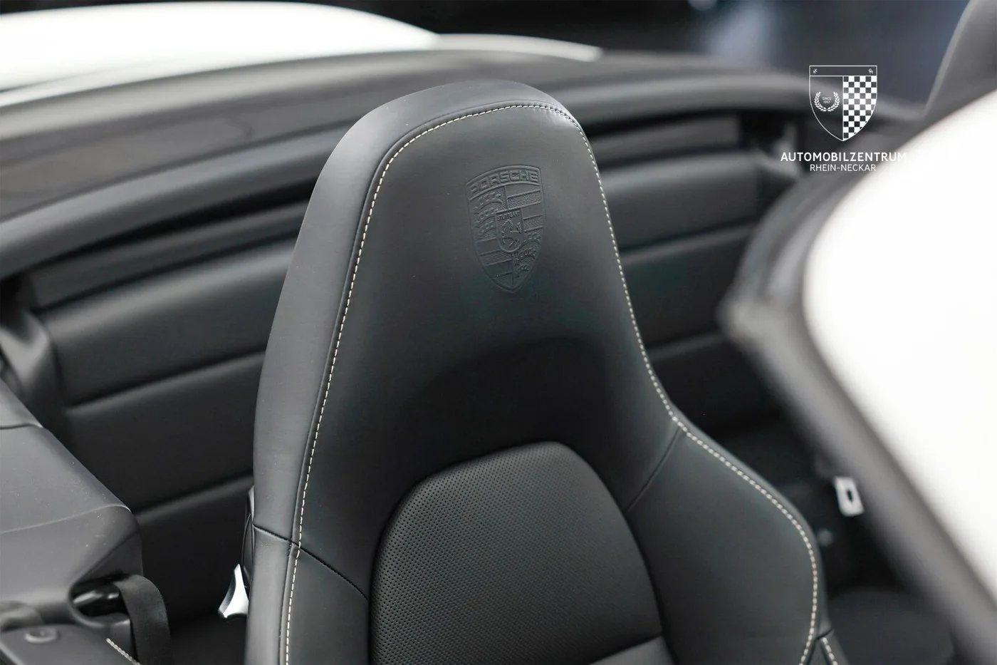 2014 Porsche 911 Turbo S Cabriolet offered by a supercar dealer in Viernheim, Germany, photo 15 of 25